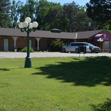 The Evergreen Motel In Kansas Pratt Экстерьер фото